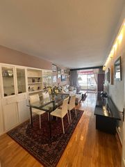 Rent Flat in Carrer d'aribau 237. Piso amueblado con parquing