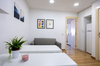 Affitto Piccolo appartamento  Carrer d'en mònec. Piso de temporada de 11 meses para 1 persona