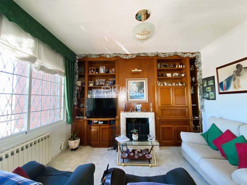 Foto 2b1cfa44-ea83-4501-aa1c-7b1d97d1f914. Casa en La Miranda Esplugues de Llobregat