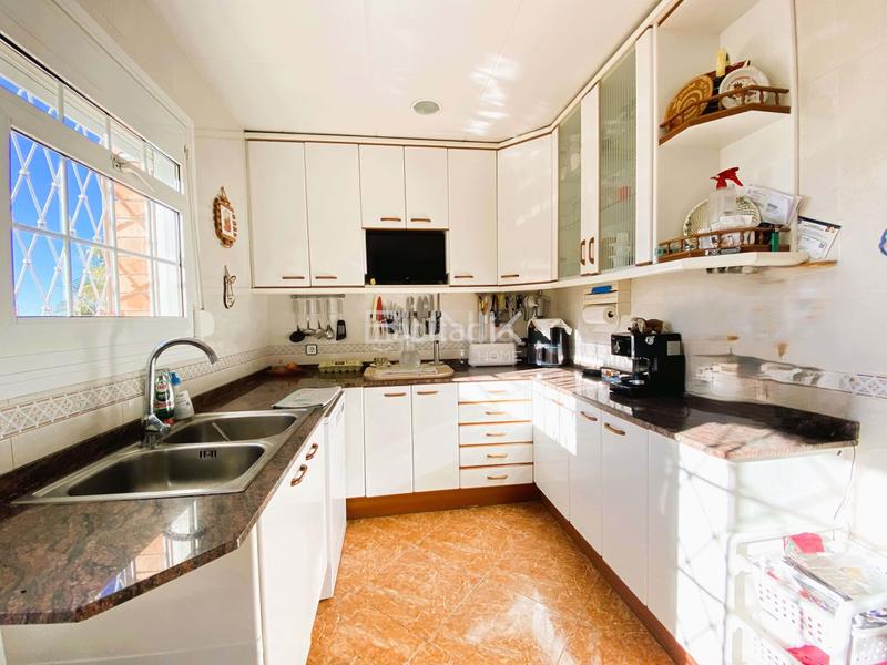 Foto bc01f871-310a-4f0d-9a25-05b68a5adecd. House with pool in La Miranda Esplugues de Llobregat