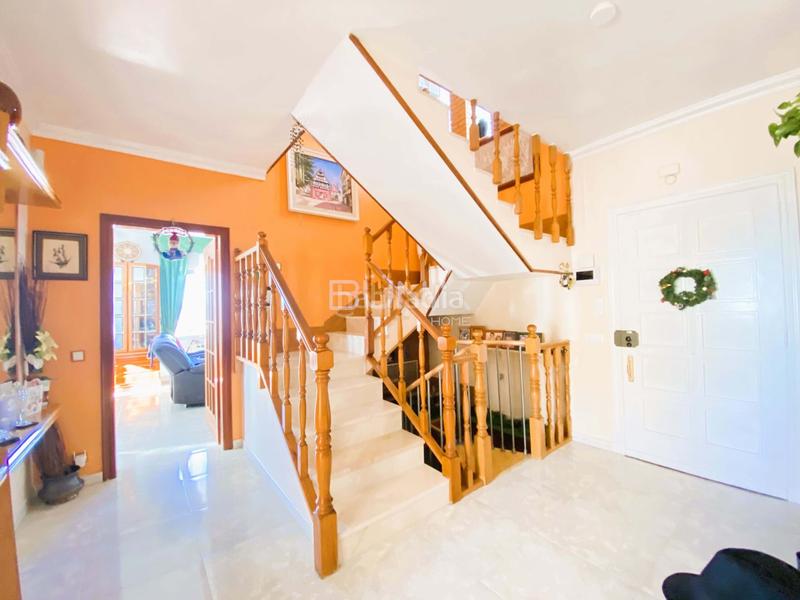 Foto cdd52e00-b1fd-42e5-bae3-75b3c8029048. House with pool in La Miranda Esplugues de Llobregat