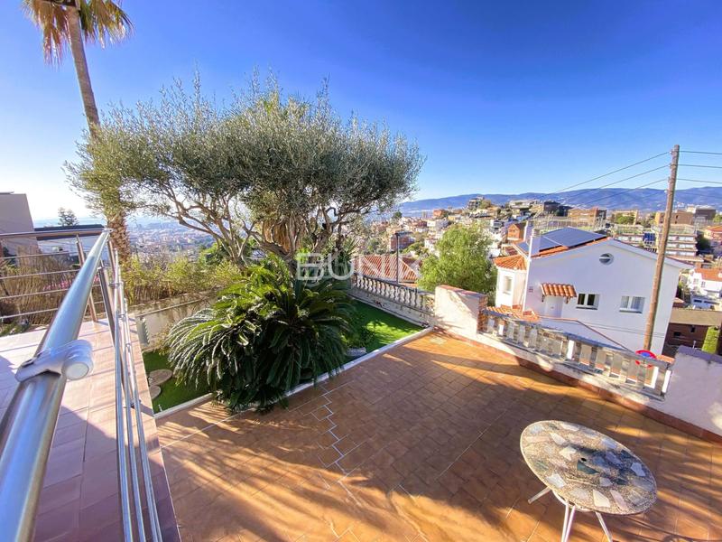 Foto e61fd4a5-250a-4162-a940-639ead619aab. House with pool in La Miranda Esplugues de Llobregat