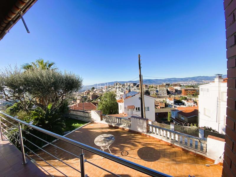 Foto 3505ee05-7427-4649-9f2f-1e4f7a45cba2. Maison avec piscine dans La Miranda Esplugues de Llobregat