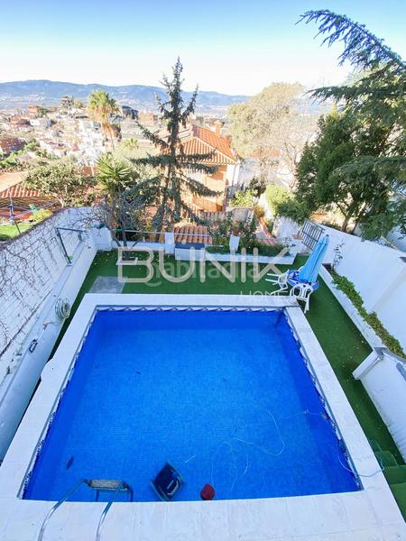 Foto 6a9a4bfc-54b3-4a02-9efc-3e6e4a37aa2a. Maison avec piscine dans La Miranda Esplugues de Llobregat