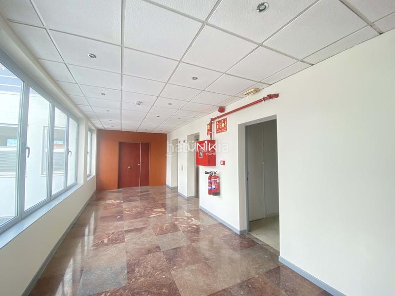 Foto fa38ea09-9fe0-4bc5-858c-30d8b1e380f9. Miete büro in La Nova Esquerra de l´Eixample Barcelona