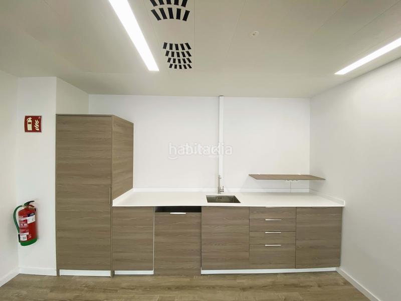 Foto 49ad1416-eb10-48c4-8f23-69bd6d7c3634. Alquiler oficina en Barri de les Corts Barcelona