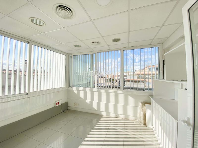 Foto 6aff6342-6e38-4c3d-911d-2760b2b27e23. Alquiler oficina en Sant Gervasi - Galvany Barcelona