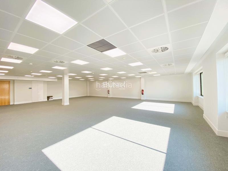 Foto f4fed6bc-73e5-44cb-b452-f7284bbc2bad. Lloguer oficina a Dreta de l´Eixample Barcelona