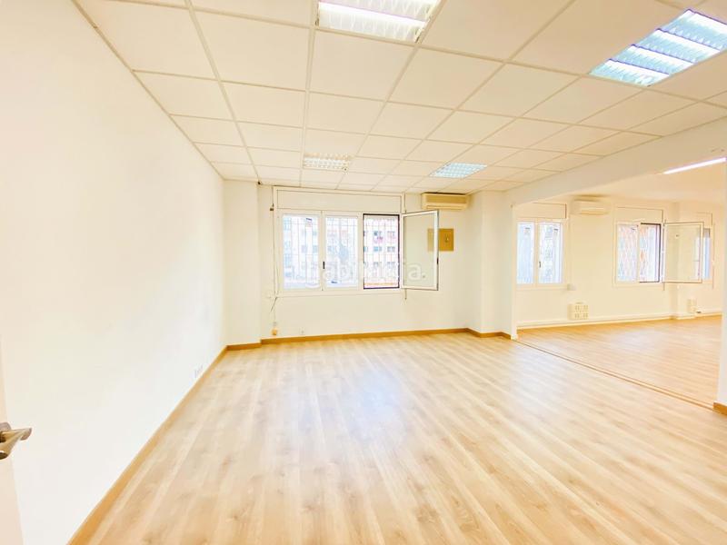 Foto 0bf5ce6d-06d7-4b62-9d47-afe7fc9cd9b9. Rent office space with heating in La Nova Esquerra de l´Eixample Barcelona