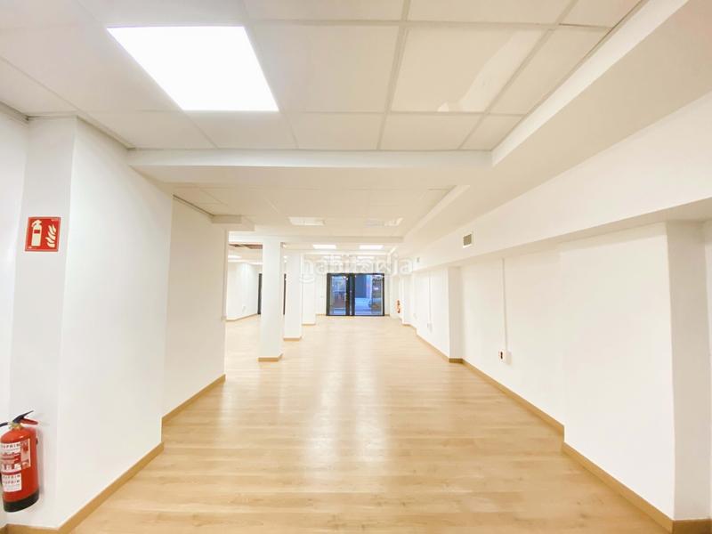 Foto cd825e66-def7-4b8e-bb0f-adaafab57fc1. Rent business premise in La Nova Esquerra de l´Eixample Barcelona