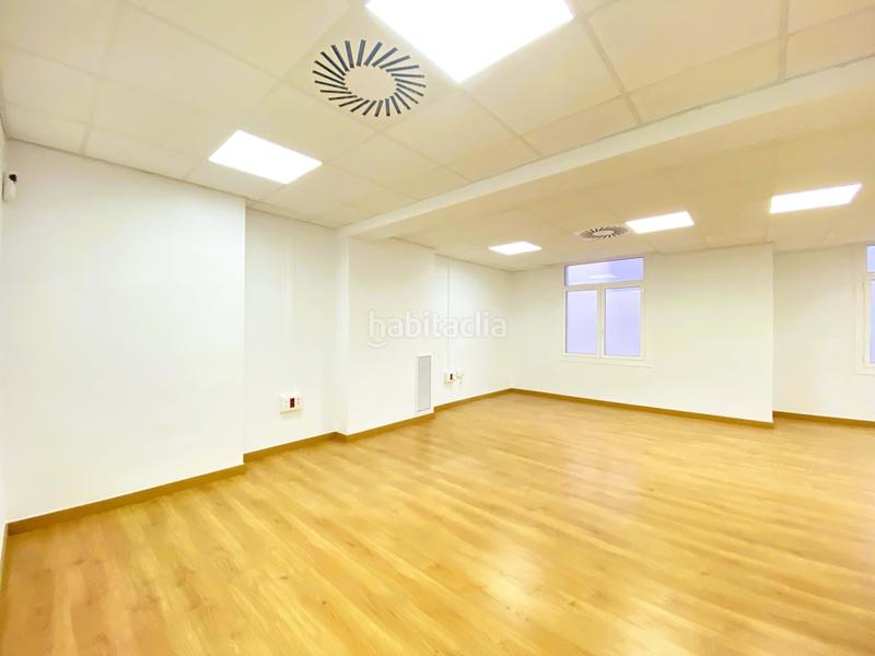 Foto f63b0318-4c10-48b5-a7b3-061b28a578e4. Rent business premise in La Nova Esquerra de l´Eixample Barcelona
