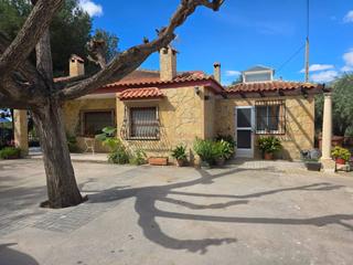 Xalet en Moralet. Chalet en venta en alicante  alacant