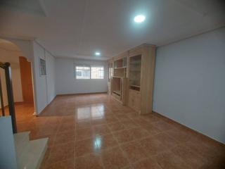 Casa en Centro. Venta de bungalow unifamiliar en san vicente del raspeig