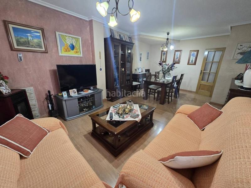 Foto 59783a3c-2d0b-4b07-9801-02fde9bc0fae. Casa amb aparcament a Centro Sant Vicent del Raspeig