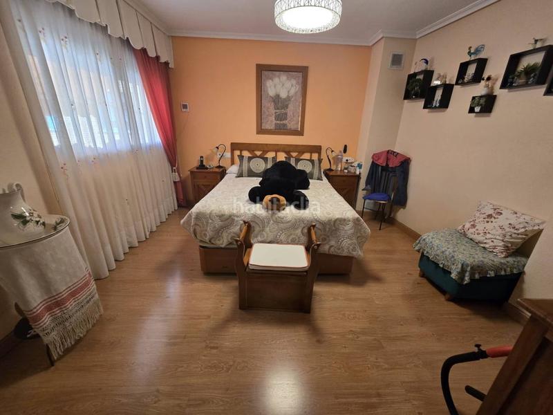 Foto 73885811-8a2a-4411-b77a-7dae14f38efd. Casa amb aparcament a Centro Sant Vicent del Raspeig