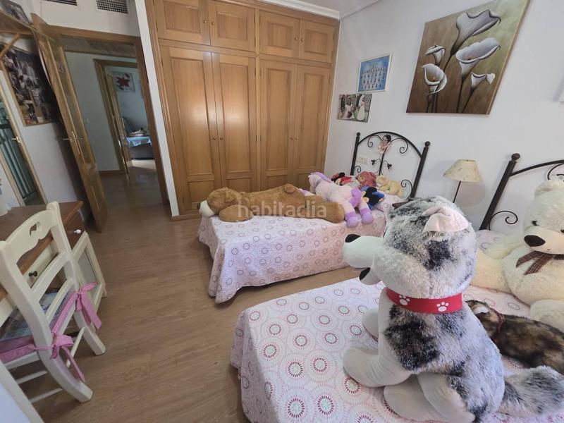 Foto a8c8d979-483a-4185-9c98-97fd2a08da55. Casa amb aparcament a Centro Sant Vicent del Raspeig