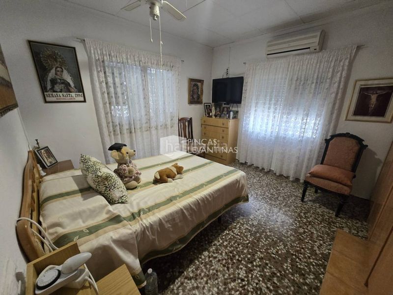Foto 1954da72-fae7-48d8-bed8-8eaba15e6d0d. Casa amb aparcament piscina a Novelda