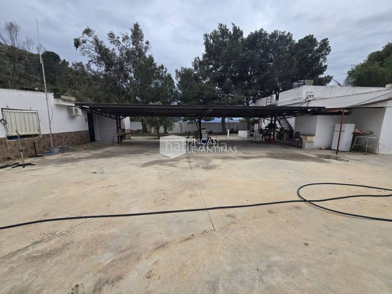 Foto 1f331b01-7148-460e-8736-a179cf12ab23. Casa amb aparcament piscina a Novelda