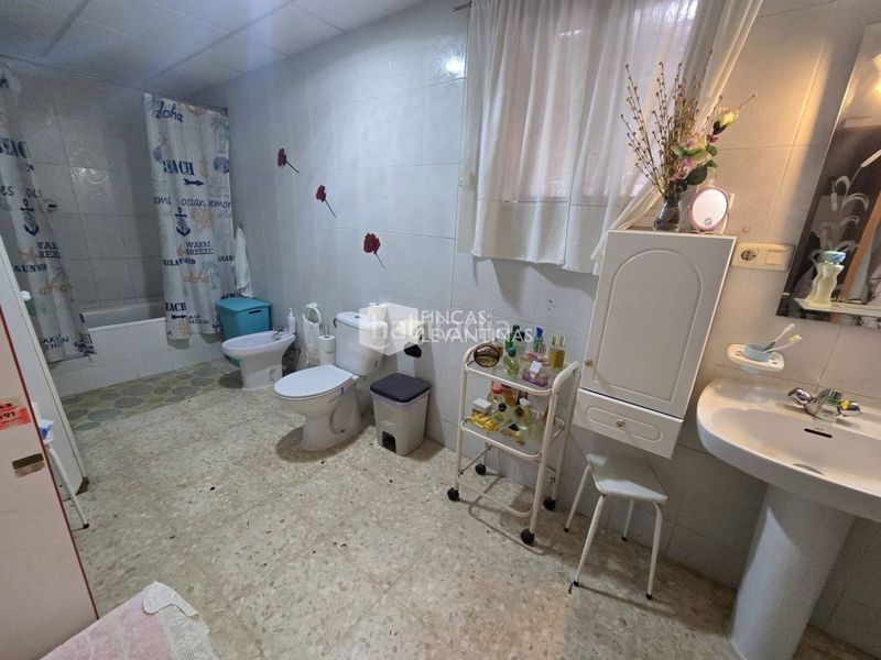 Foto 2e9d78af-47e7-4bd3-93f3-a2b741244def. Casa amb aparcament piscina a Novelda