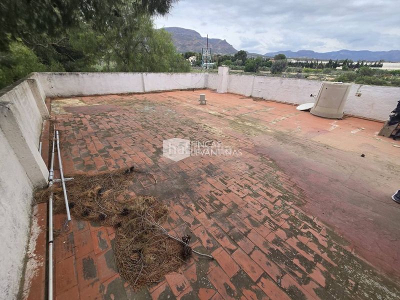 Foto e43ac0ba-6b26-46e5-9a4c-3b5c518e4585. Casa amb aparcament piscina a Novelda