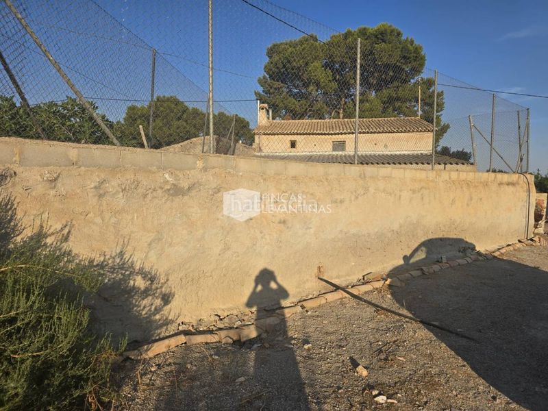 Foto 739ee427-2bb1-4cf0-a037-4e43479b4539. Casa amb piscina a Los Girasoles Sant Vicent del Raspeig