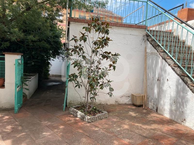 Foto 0426b567-4c6d-47c1-adad-bdac924fe608. Casa bifamiliare con parcheggio in Teià