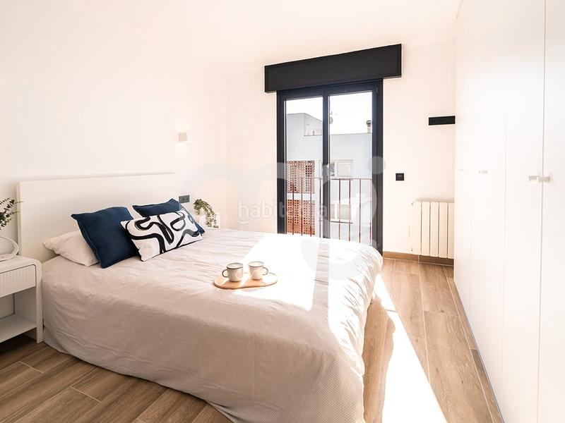 Foto 2f859e1f-395c-48bb-b9f6-990cb90d028a. Àtic amb xemeneia calefacció aparcament piscina a Sant Andreu de Llavaneres