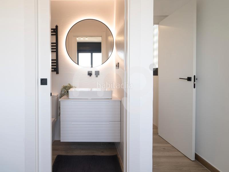 Foto abc91085-200f-4b7f-ab8d-e65c83b2c953. Àtic amb xemeneia calefacció aparcament piscina a Sant Andreu de Llavaneres