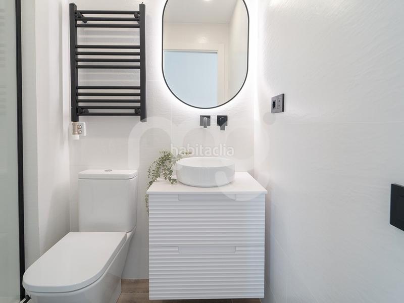 Foto d65009e9-0464-4cde-a2a2-f71d022a07f2. Àtic amb xemeneia calefacció aparcament piscina a Sant Andreu de Llavaneres