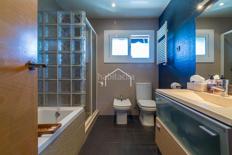 Foto 2a62a13e-a209-4b15-bb9f-eb720078aceb. Chalet mit heizung parking in Teià