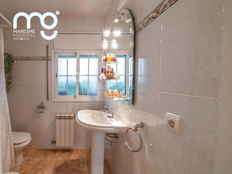 Foto 3312a1cf-c2b9-4093-b7e1-6f046e70c40e. Casa adosada espectacular casa en premia de mar en Premià de Mar