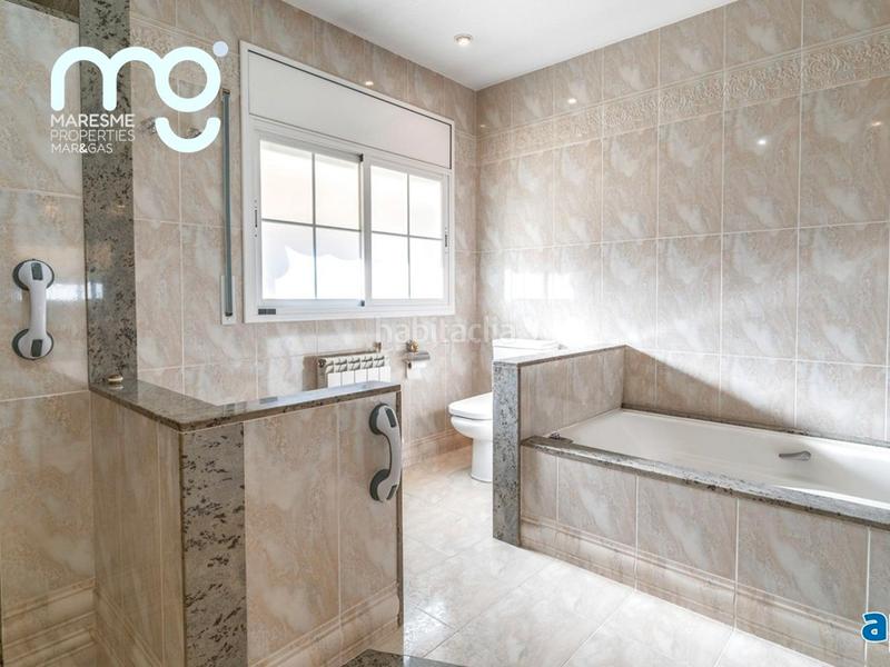 Foto 8e97062e-7c22-43e0-bb37-2d57950c837e. Casa adosada espectacular casa en premia de mar en Premià de Mar