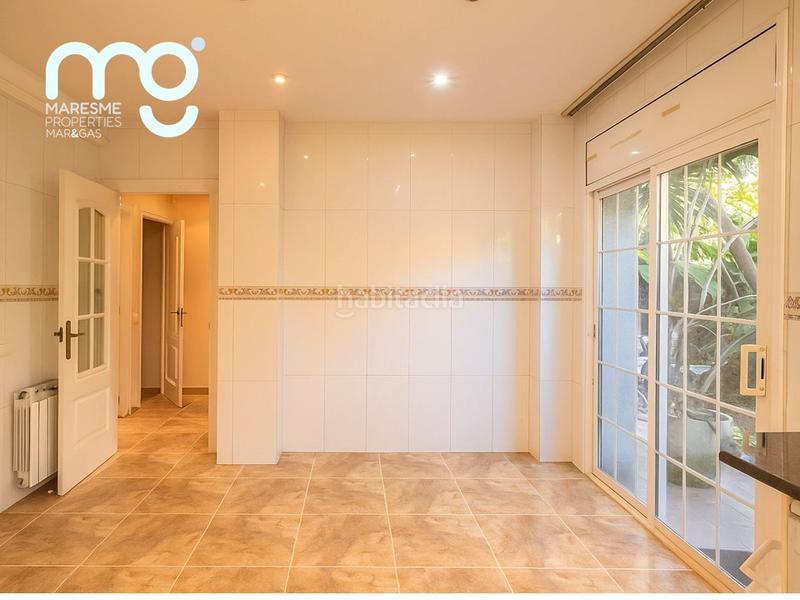 Foto ee8a37cd-caec-4ce2-8cf0-2b197433ee40. Casa adosada espectacular casa en premia de mar en Premià de Mar