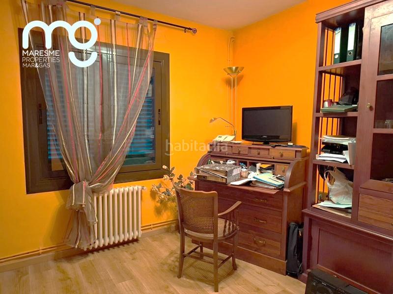 Foto f82bd720-0024-4e5b-860e-30d6bd23d648. Chalet con camino riscaldamento parcheggio piscina in Cabrils