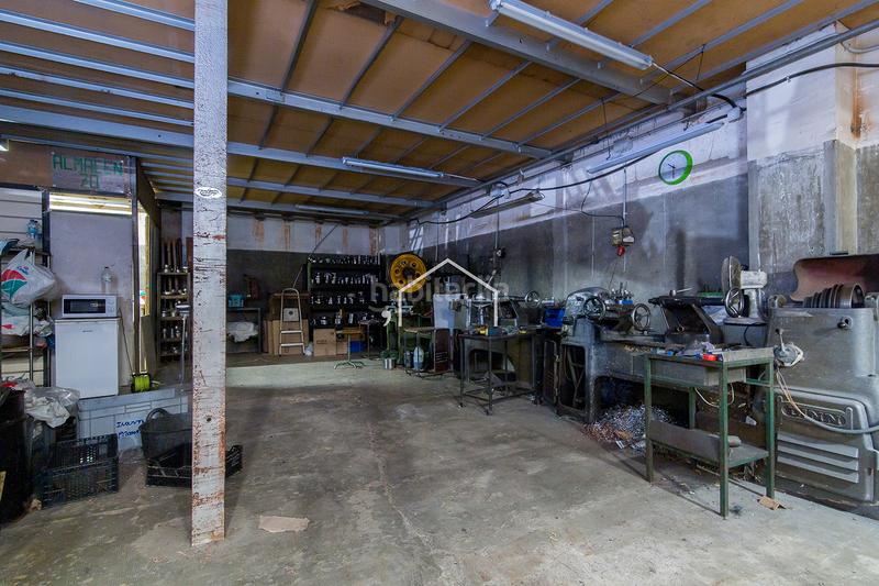 Foto 2f4b3aa6-ce44-46f8-8bb6-9a89ea8f12c0. Industrial building in Bon Pastor Barcelona