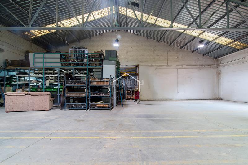 Foto 31ecd71d-ca78-475d-a1a9-a196dc1610c2. Industrial building in Bon Pastor Barcelona