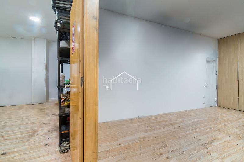 Foto 3fc2bed4-94e8-4da0-8da3-2660200b92a6. Industrial building in Bon Pastor Barcelona