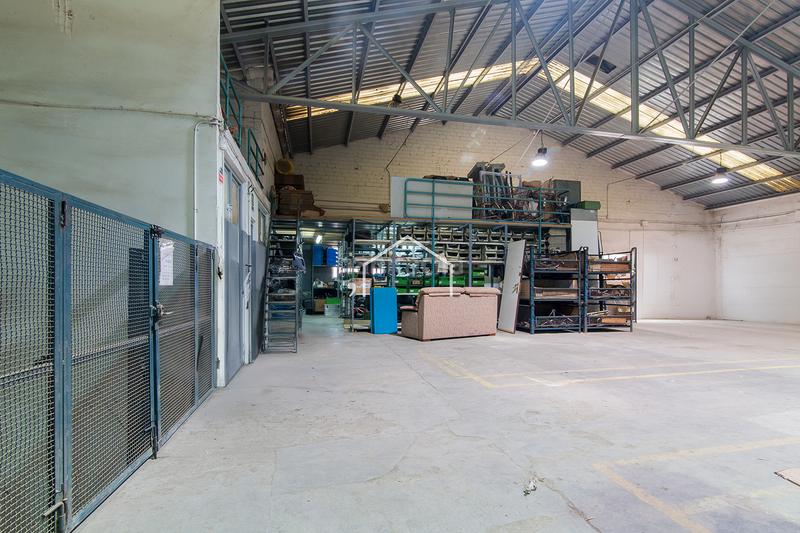 Foto 4c5516a4-3ef9-4fea-a194-a06b79532b52. Industrial building in Bon Pastor Barcelona