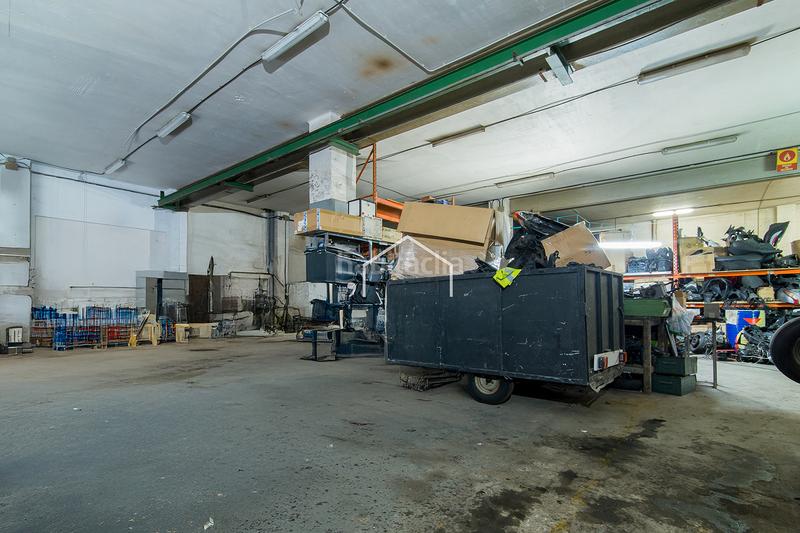 Foto 71ba6f92-9afc-425c-9ffb-429b10dc2a18. Industrial building in Bon Pastor Barcelona