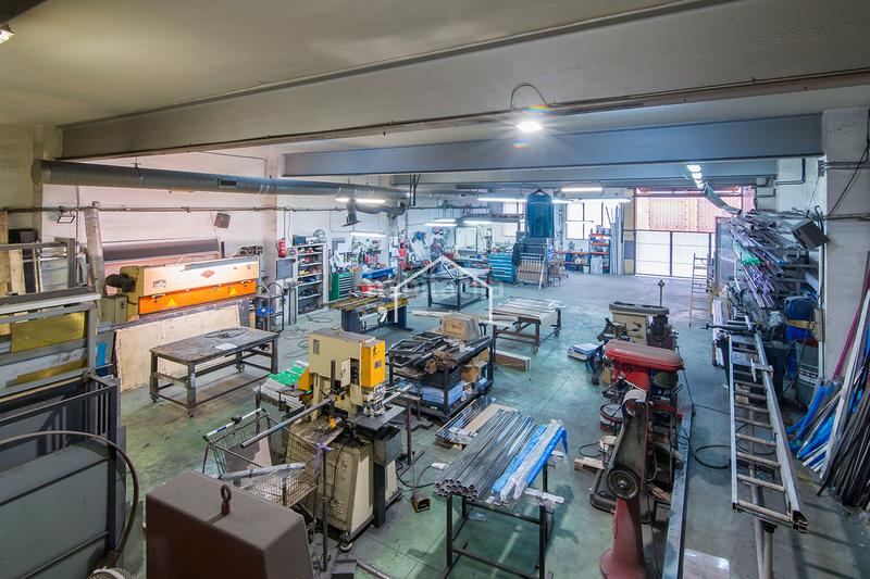 Foto 80a6b577-39af-47e1-bf0c-2324ba7f93d5. Industrial building in Bon Pastor Barcelona