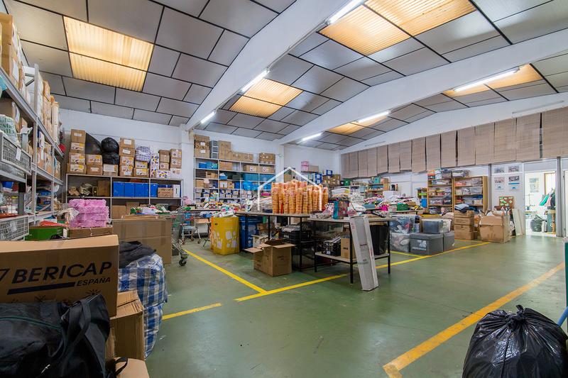 Foto a5f2b8f7-1918-438a-bf50-a70763075bcd. Industrial building in Bon Pastor Barcelona