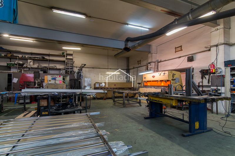 Foto a72207a4-aca0-4adc-a8cb-825f60d910cf. Industrial building in Bon Pastor Barcelona