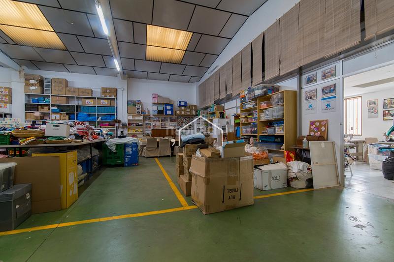 Foto aa8bf580-54f4-41ce-8476-b79dfeffd493. Industrial building in Bon Pastor Barcelona