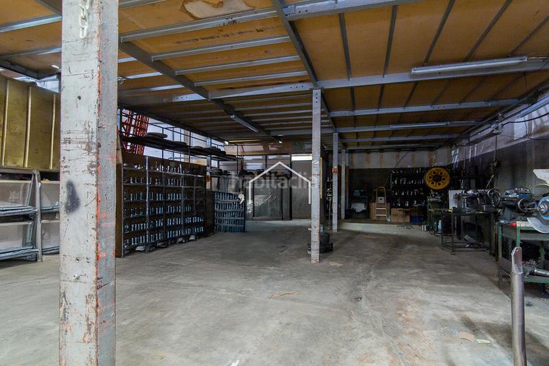 Foto be29540a-eaa9-4f6d-9683-f33c7b029c6e. Industrial building in Bon Pastor Barcelona