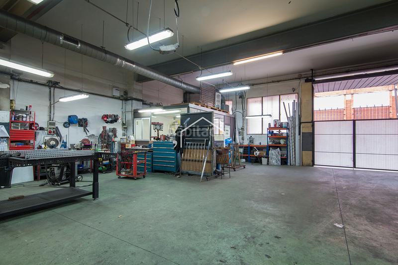 Foto db968c80-c255-4b3d-99e2-5788044105bd. Industrial building in Bon Pastor Barcelona