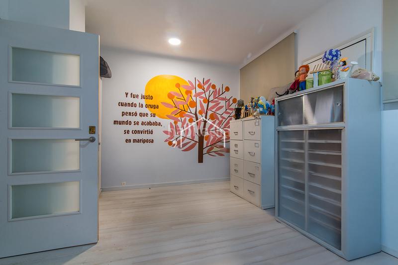 Foto f6774eb6-5c1f-4540-8bcb-70f4a42943ec. Industrial building in Bon Pastor Barcelona