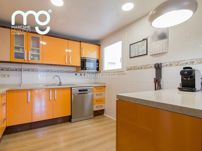 Foto 5afb7941-2f7b-45bf-bac3-1a1d9b5d1862. Dúplex amb calefacció aparcament a Centre Pineda de Mar