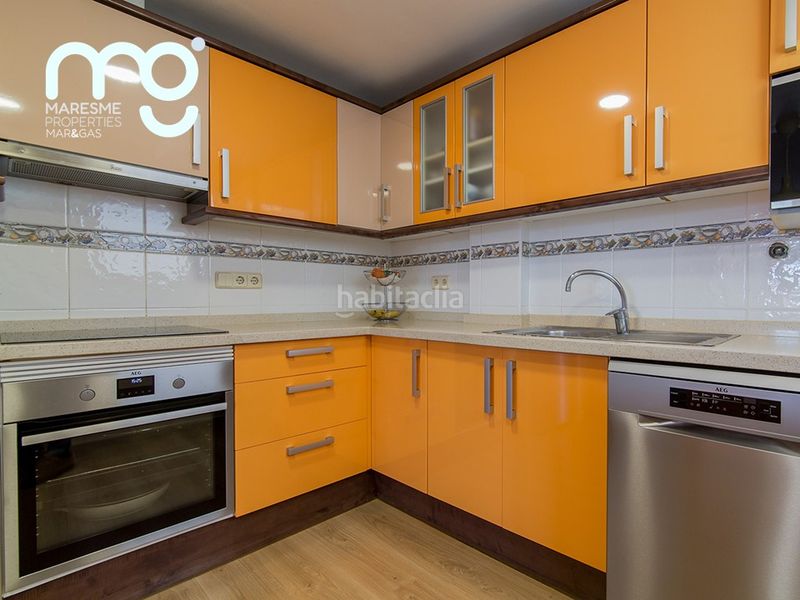 Foto 93ccbeaf-4578-4a49-957a-f6c003d63ca1. Dúplex amb calefacció aparcament a Centre Pineda de Mar