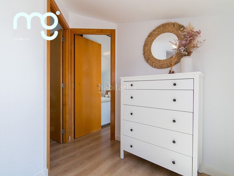 Foto e54194fc-eb41-4090-a918-d984311813e2. Dúplex amb calefacció aparcament a Centre Pineda de Mar