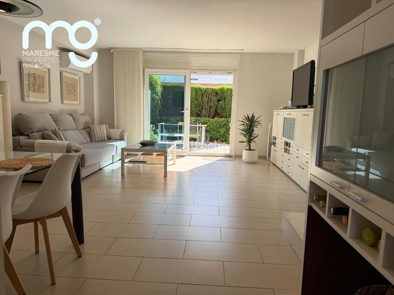 Foto 76100f06-5af6-4cad-afd7-3109cb659227. Casa aparellada amb xemeneia calefacció aparcament piscina a Premià de Mar
